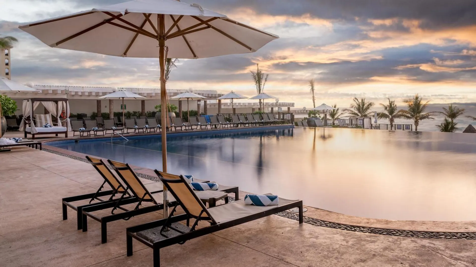Seadust Cancun Family Resort 4*,
