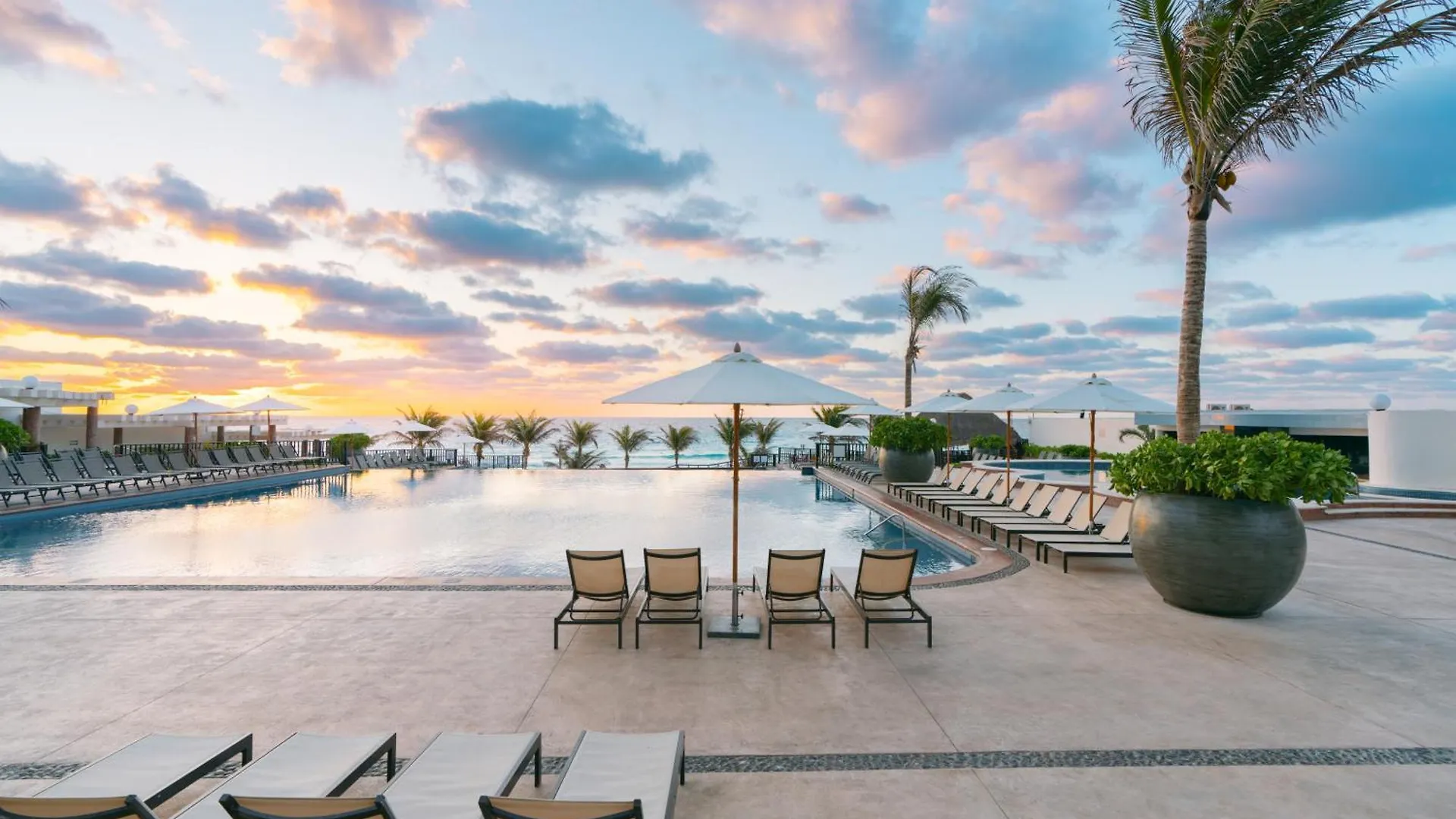 Seadust Cancun Family Resort