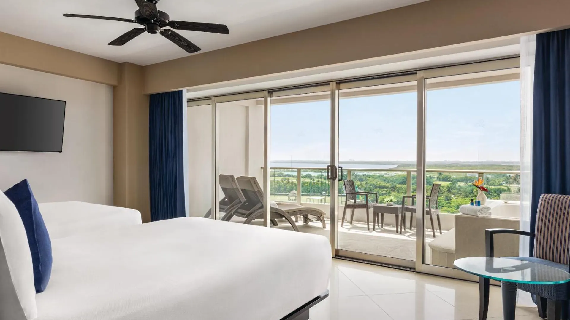 Seadust Cancun Family Resort