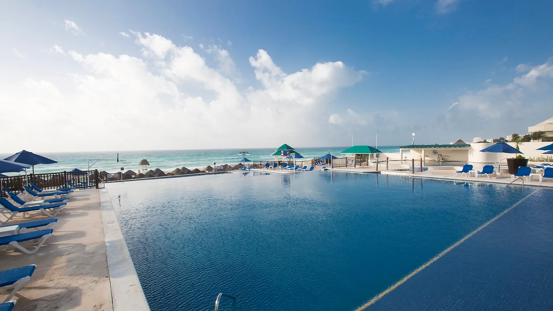 Seadust Cancun Family Resort