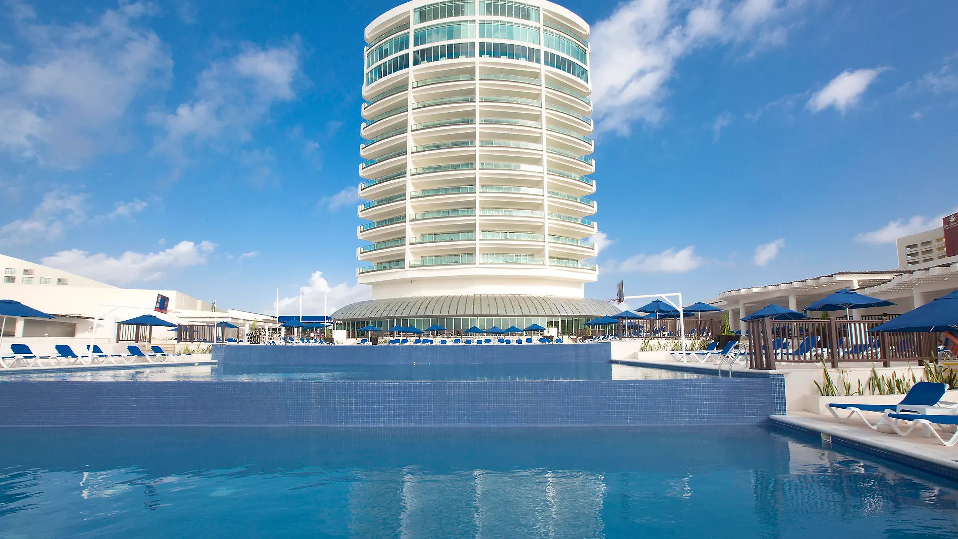 Seadust Cancun Family Resort