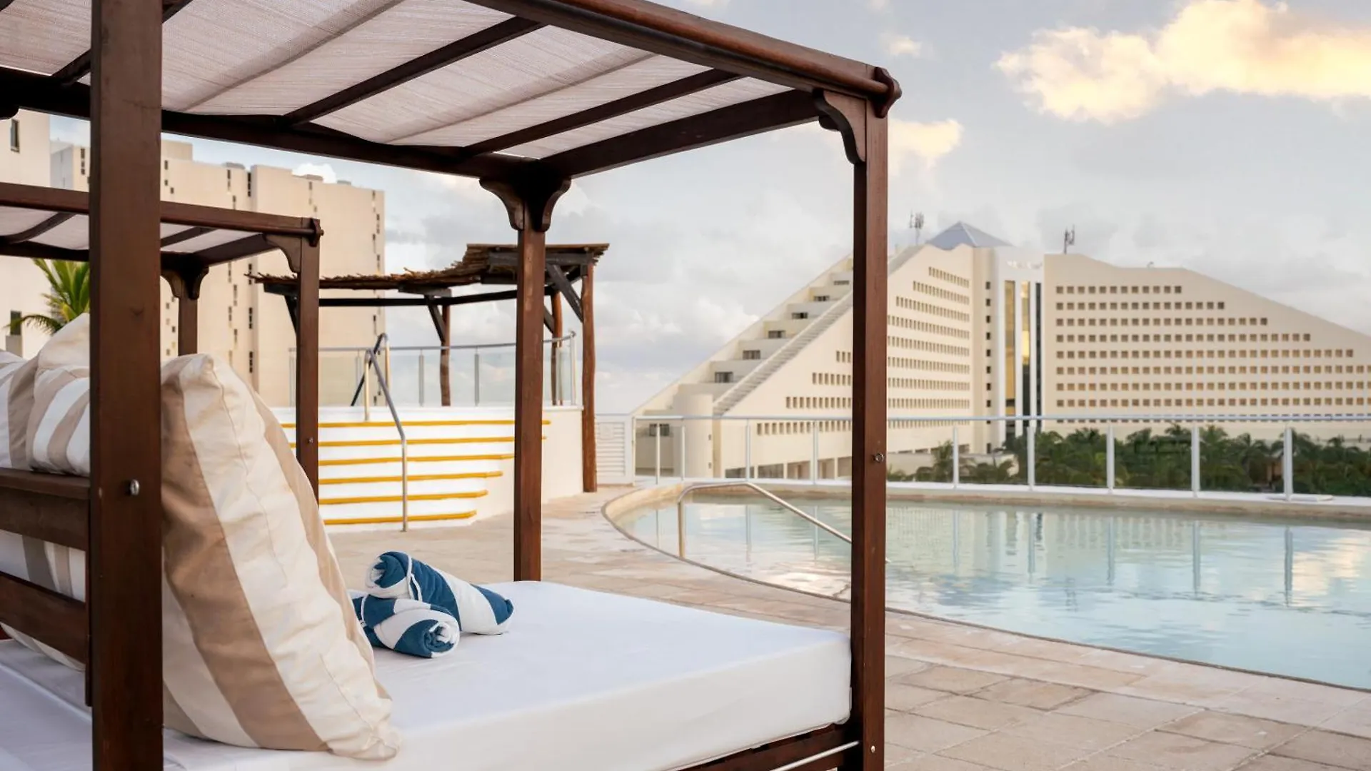 Seadust Cancun Family Resort